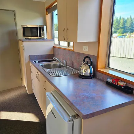Lakeside Motel & Apartments Te Anau Exterior photo