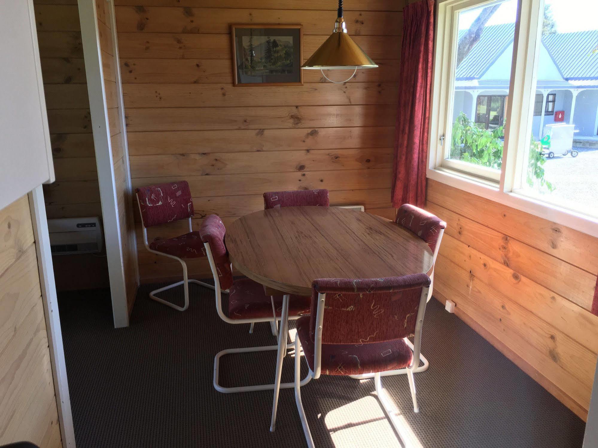 Lakeside & 3* Te Anau