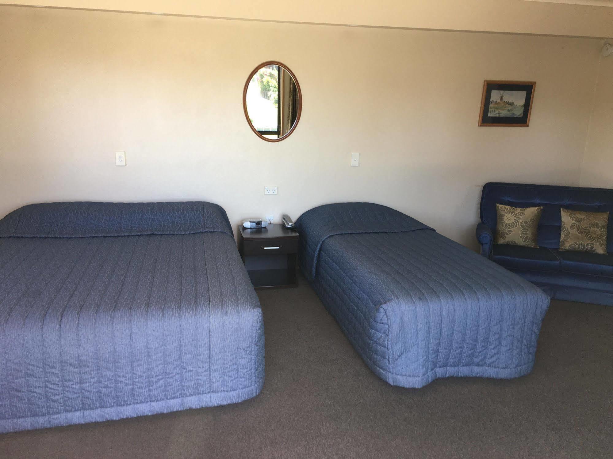 Lakeside & 3* Te Anau