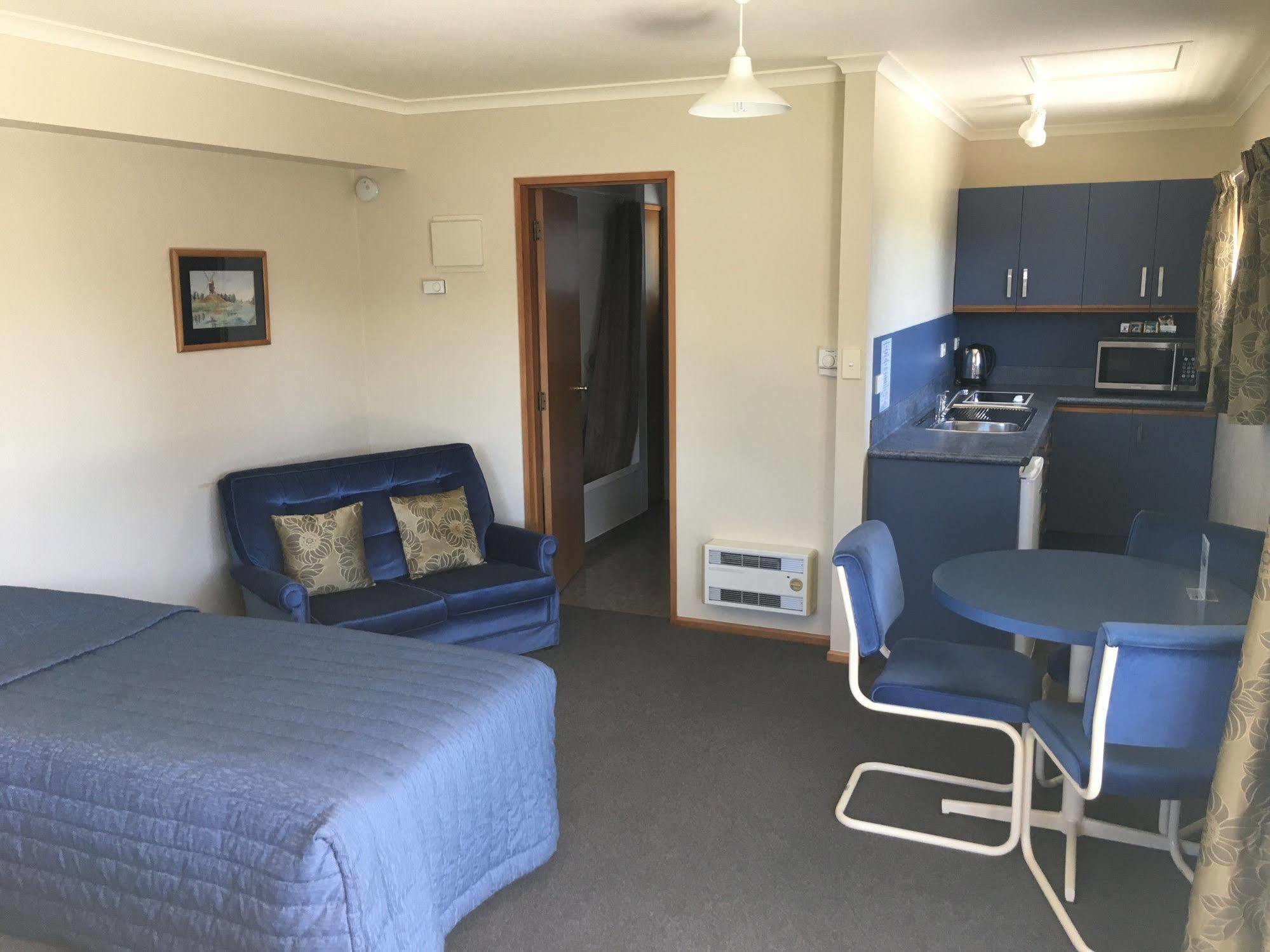 Motel Lakeside & 3*